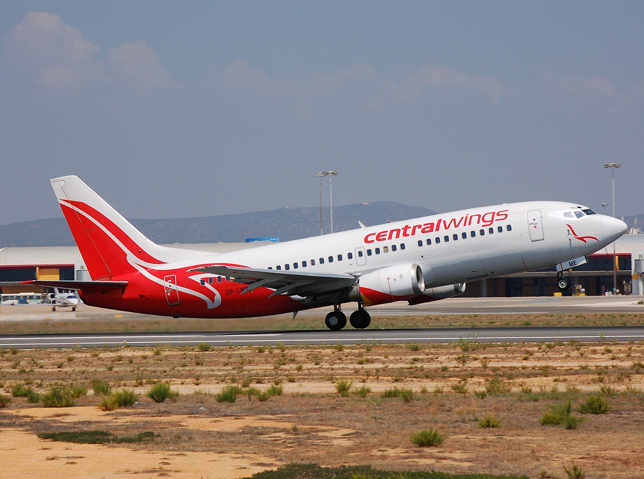 SP-LME - 737-36N - Centralwings - FAO - 01-09-2007b