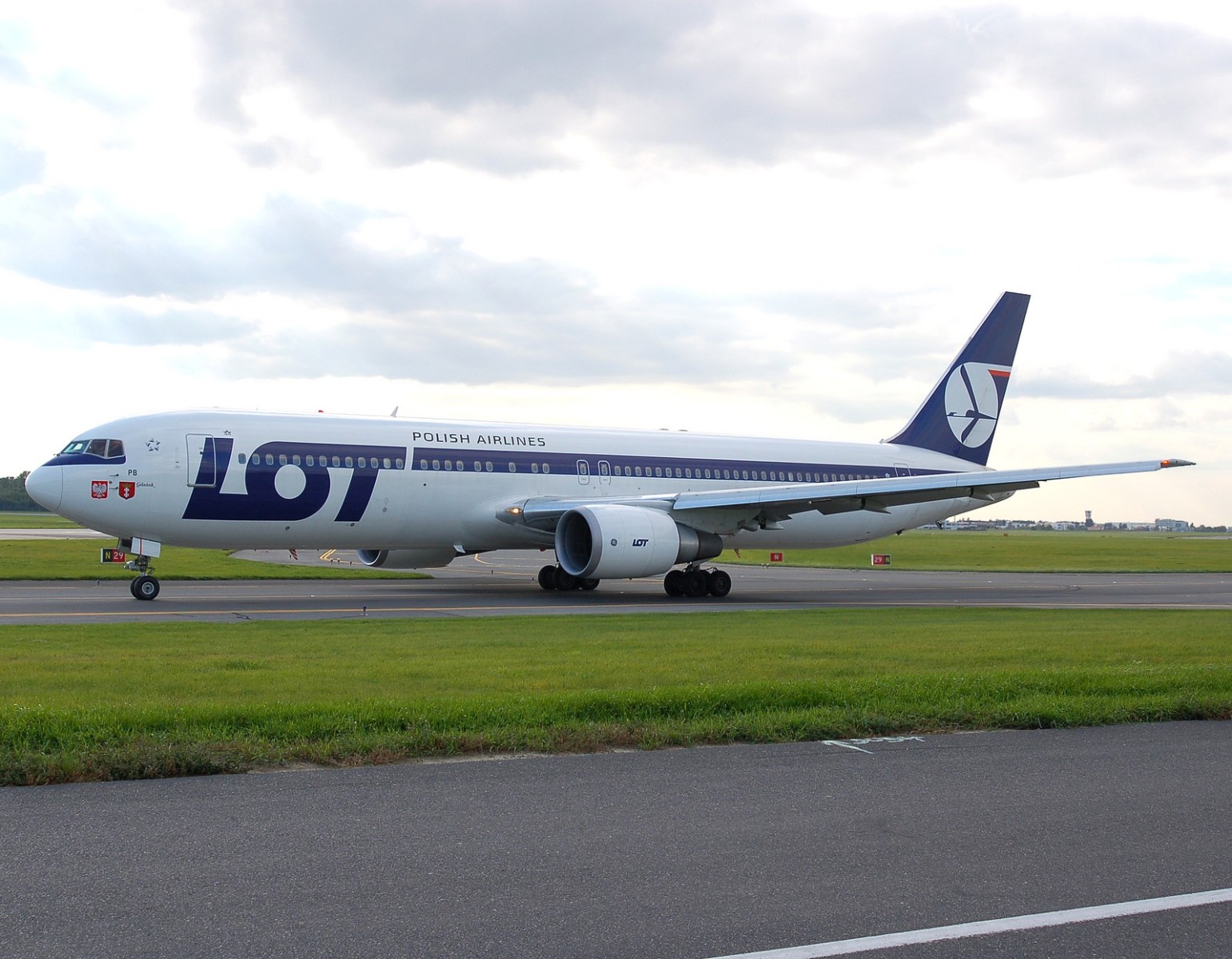 SP-LPB - 767-35D(ER) - LOT _ Polish Airlines - WAW - 20-09-2007c
