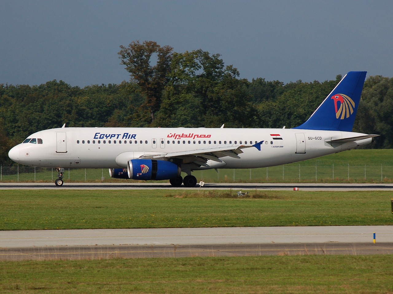 SU-GCD - A320-232 - EgyptAir - GVA - 02-10-2007