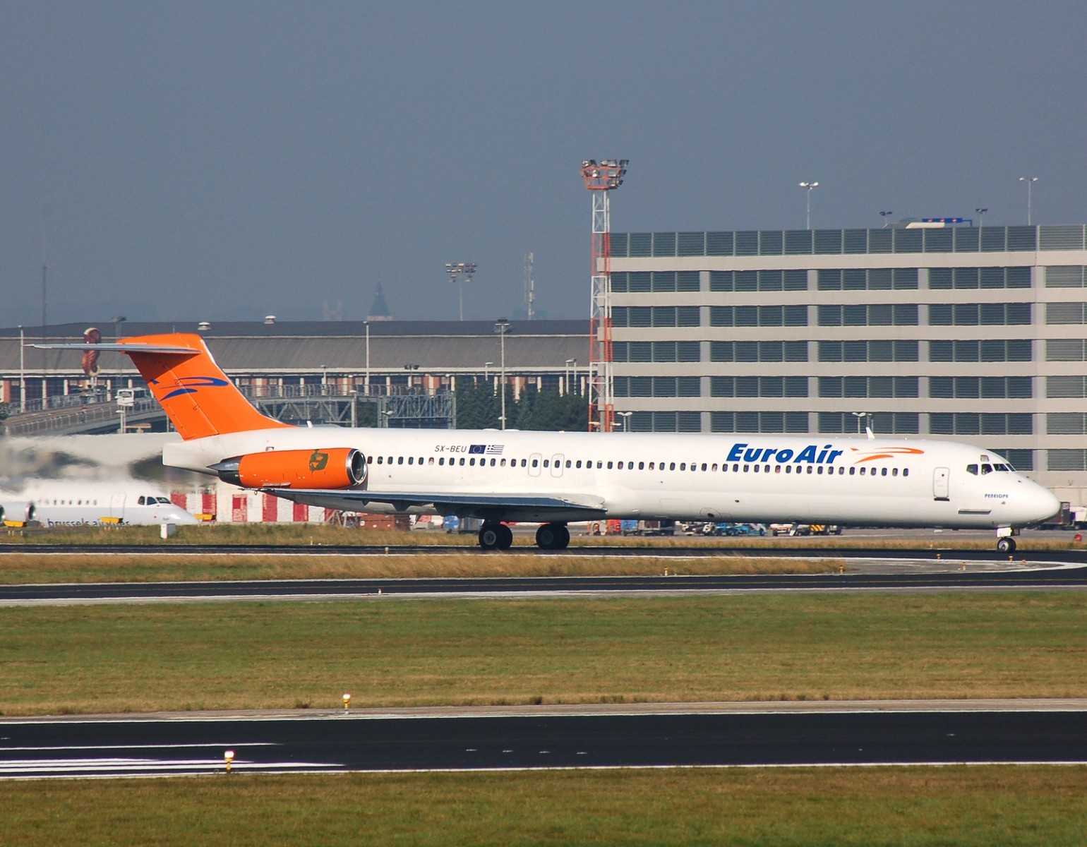SX-BEU - MD-83 - Euroair Transport - BRU - 06-10-2007