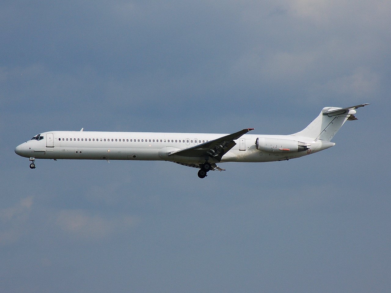 SX-BSQ - MD-82 - Sky Wings - FRA - 08-07-2007