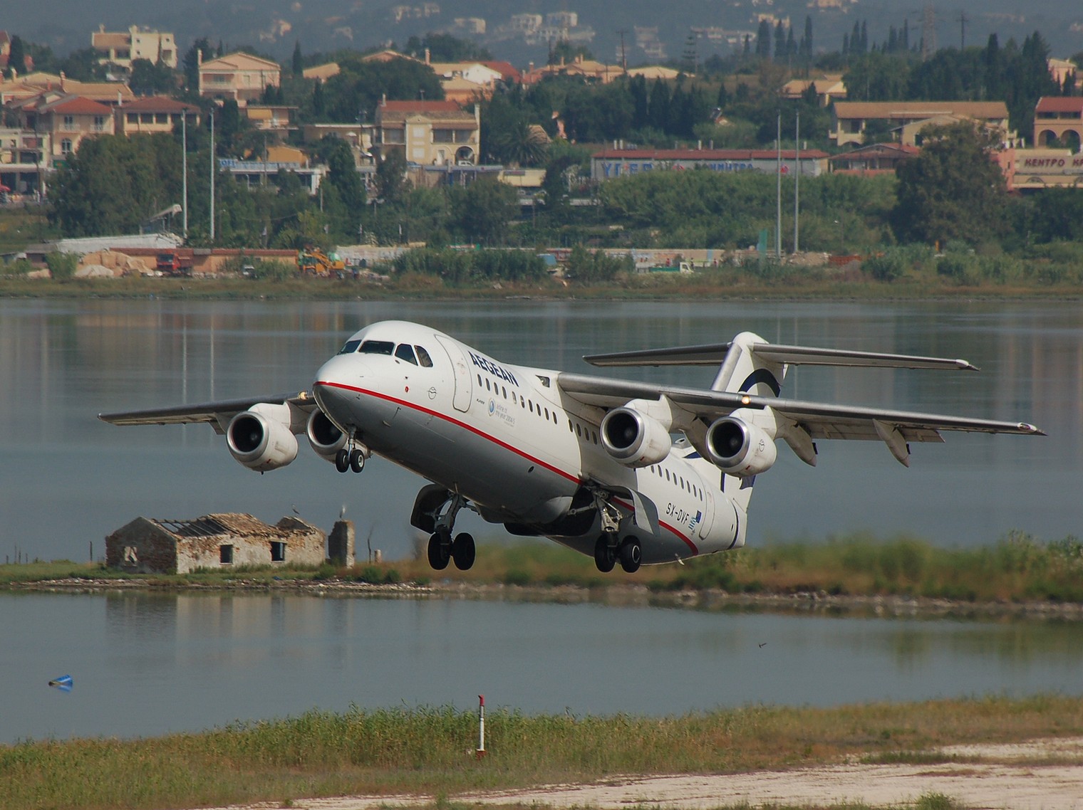 SX-DVF - RJ100 - Aegean Airlines - CFU - 24-06-2007b