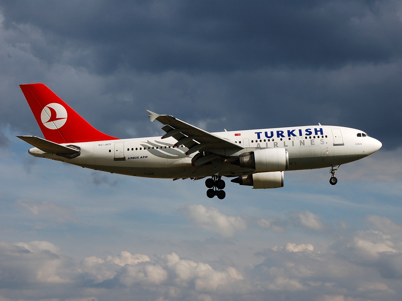 TC-JCY - A310-304 - Turkish Airlines - BRU - 01-07-2007