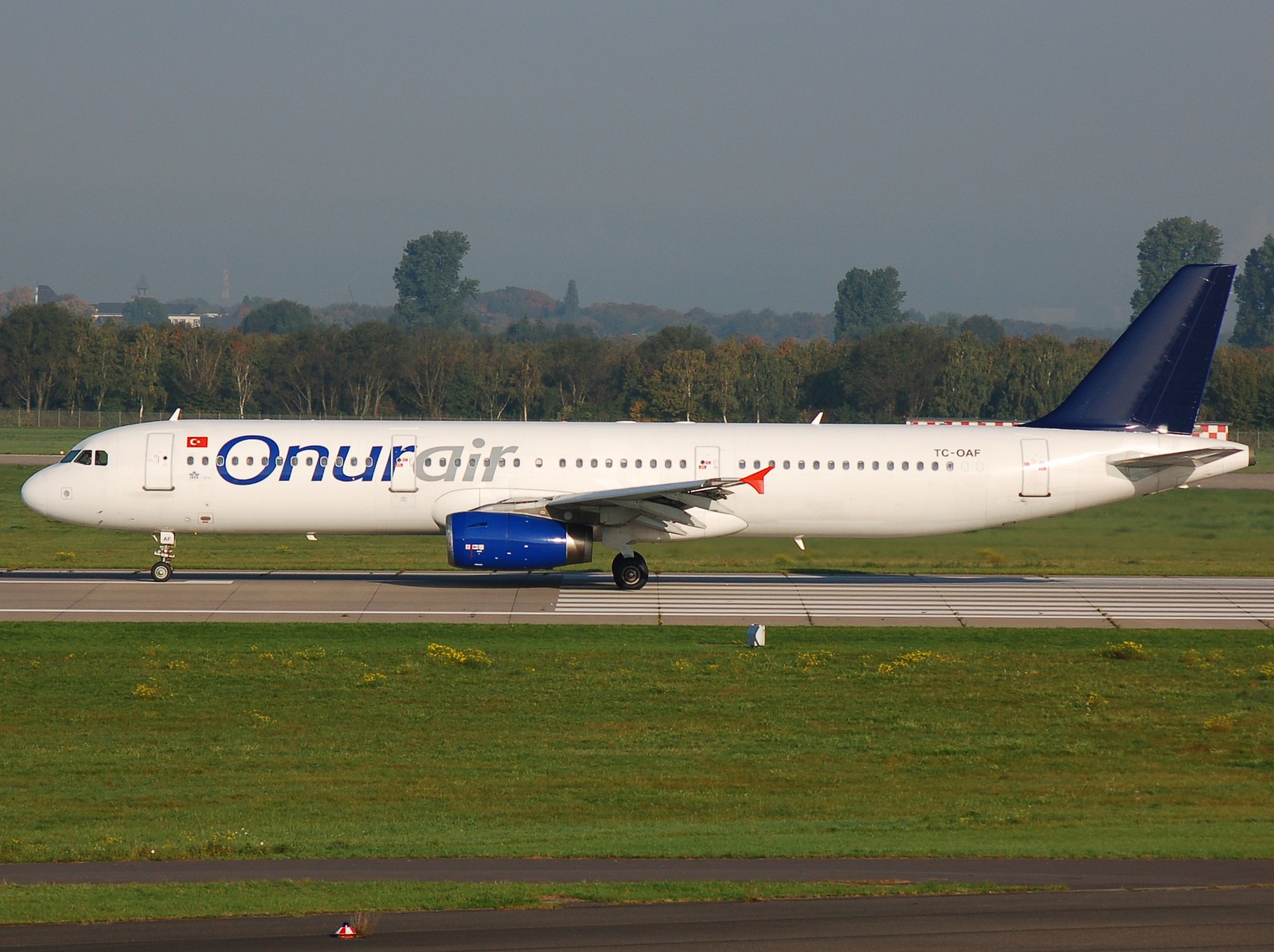 TC-OAF - A321-231 - Onur Air - DUS - 05-10-2007