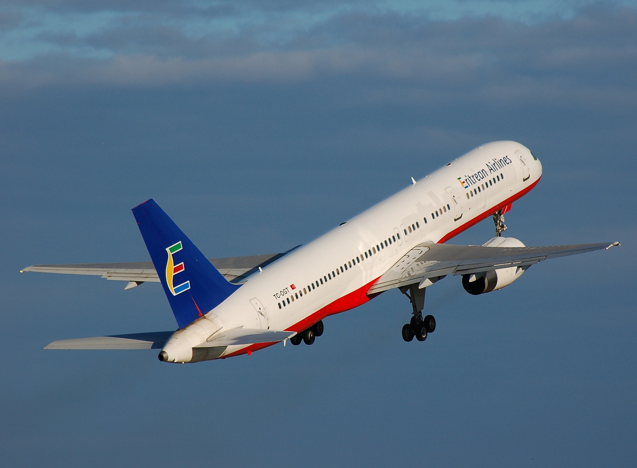TC-OGT - 757-256 - Eritrean Airlines - FRA - 07-07-2007b