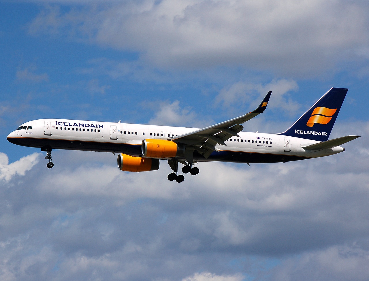 TF-FIN - 757-208(WL) - Icelandair - FRA - 07-07-2007
