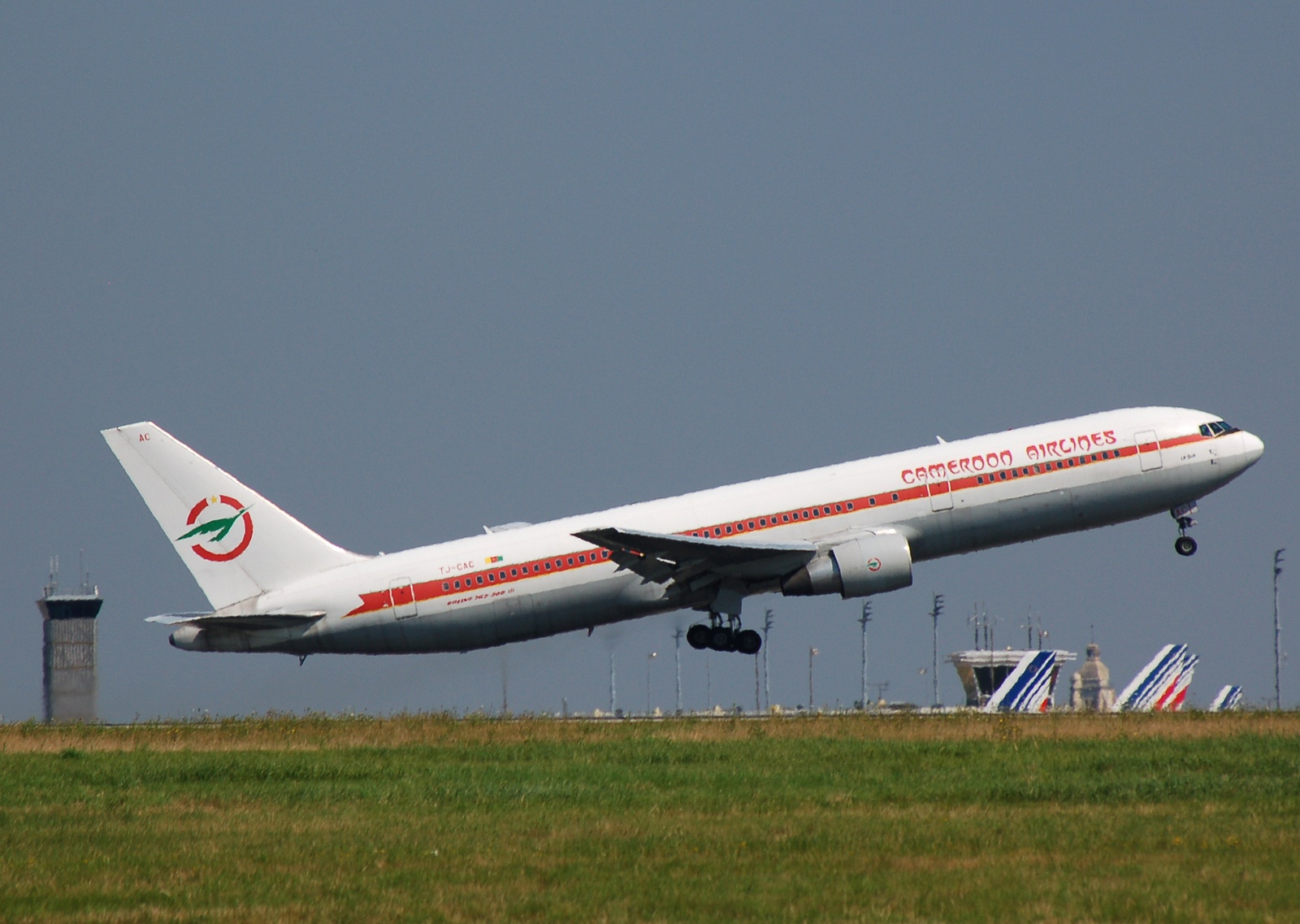 TJ-CAC - 767-33AER - Cameroon Airlines - CDG - 04-08-2007