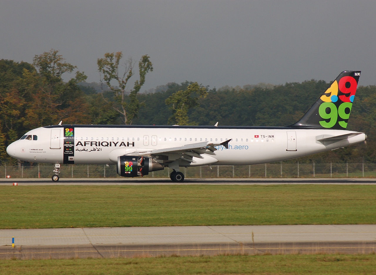TS-INM - A320-211 - Afriqiyah Airways - GVA - 02-10-2007b