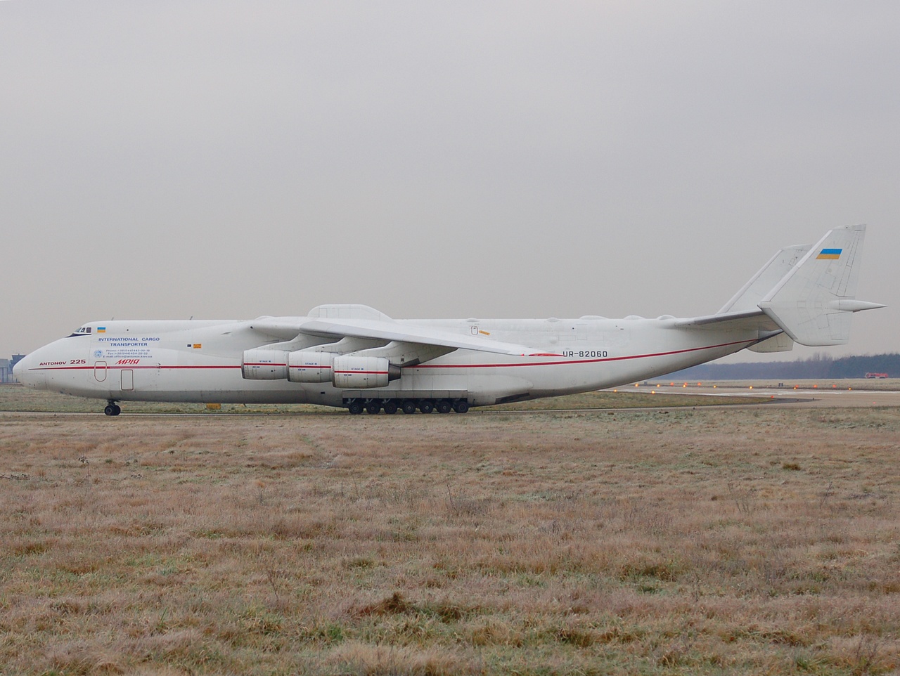 UR-82060 - Antonov An-225 - Antonov Design Bureau - GKE - 14-12-2007d