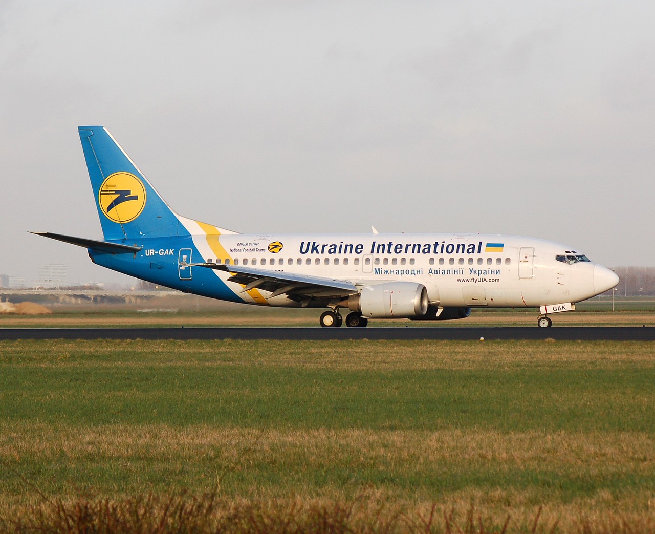 UR-GAK - 737-5Y0 - Ukraine International Airlines - AMS - 10-03-2007