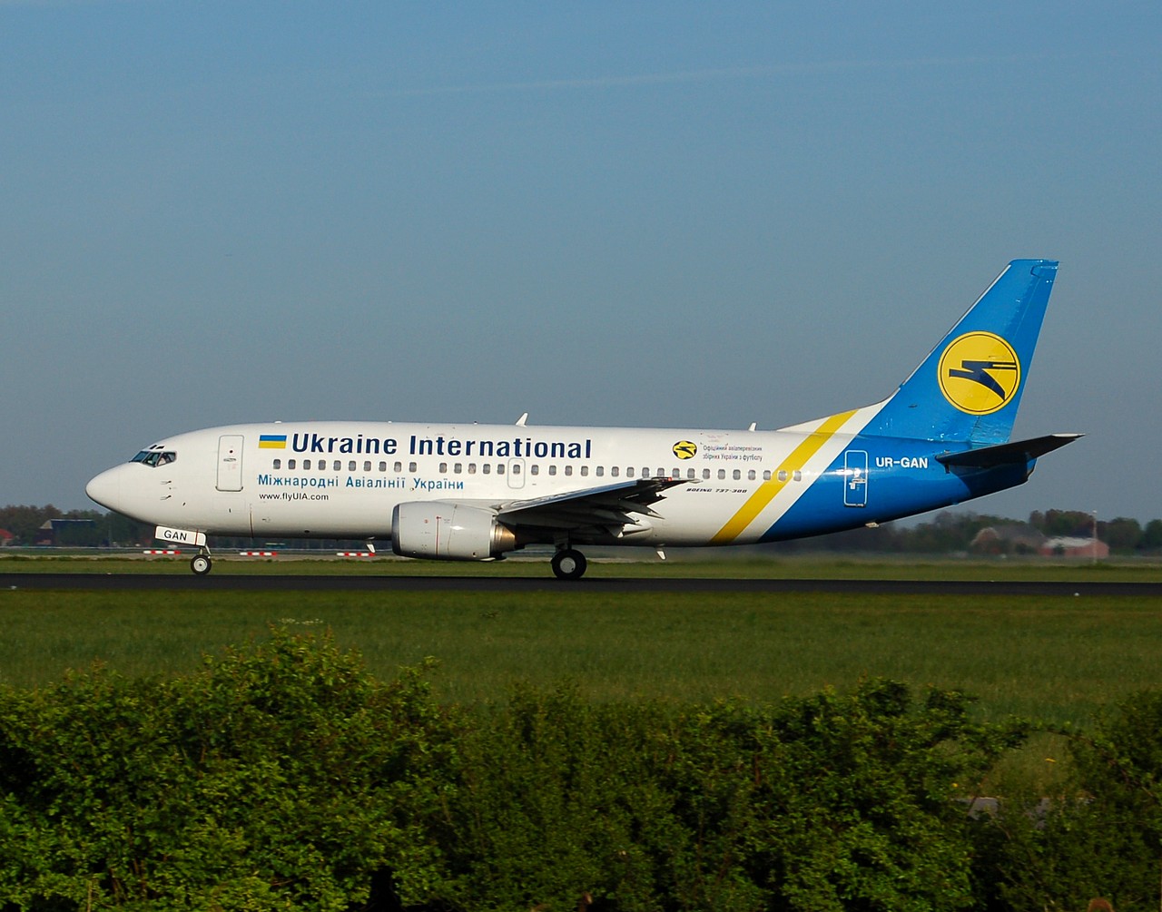 UR-GAN - 737-36N - Ukraine International Airlines - AMS - 21-04-2007