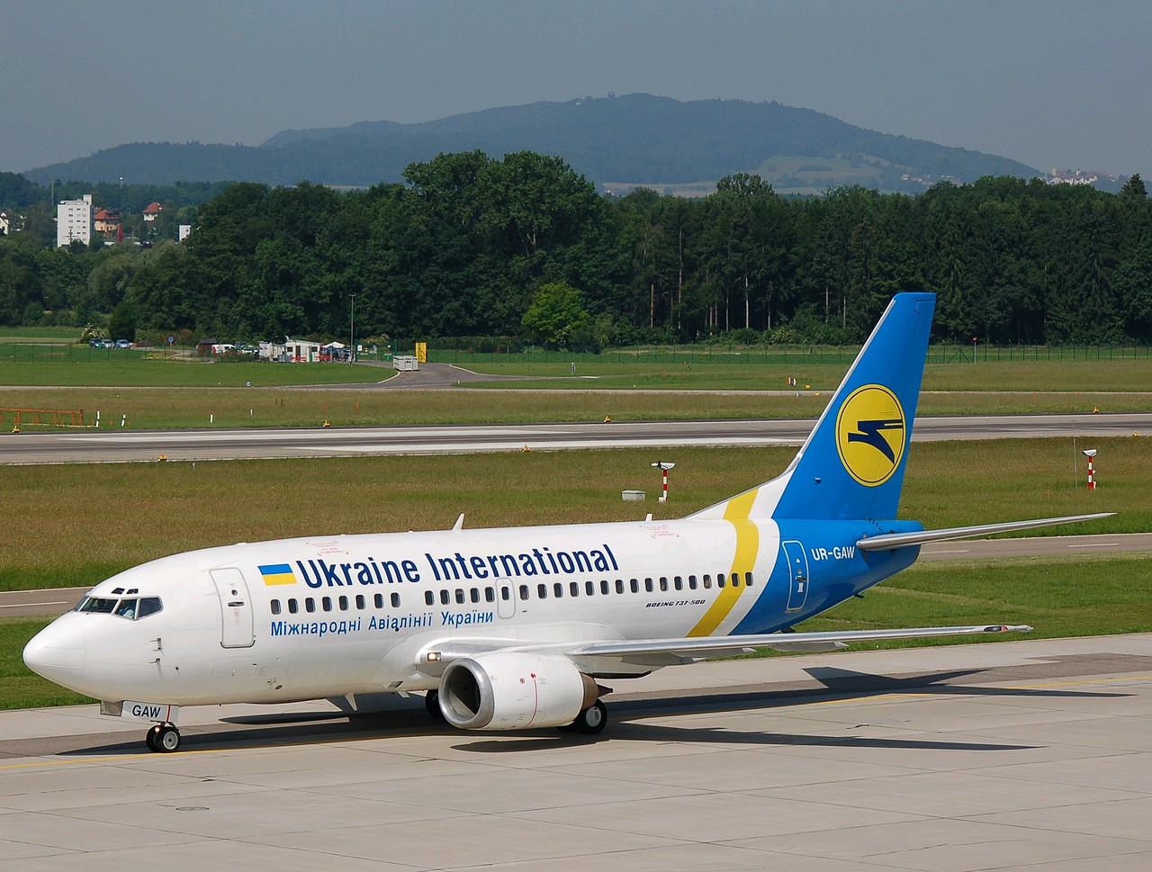 UR-GAW - 737-5Y0 - Ukraine International Airlines - ZRH - 24-05-2007