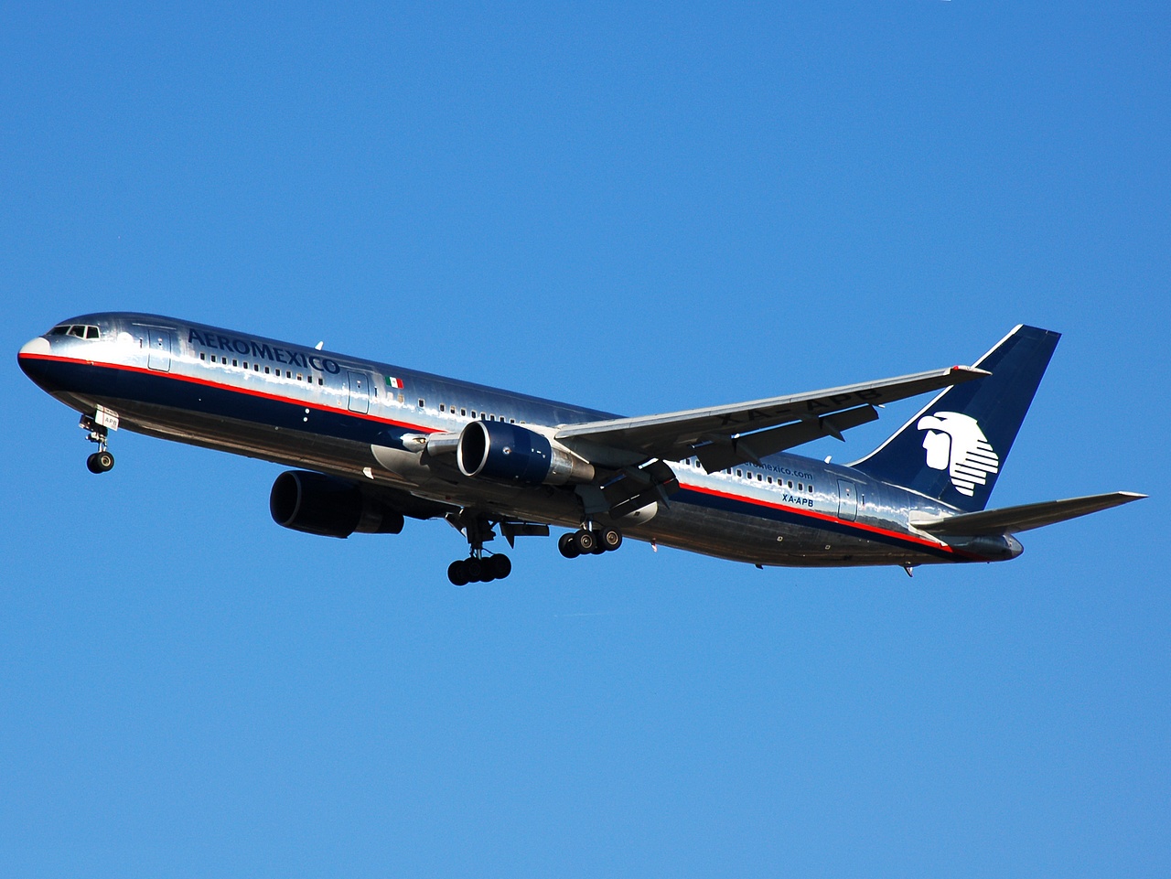 XA-APB - 767-3Q8(ER) - Aeromexico - MAD - 09-10-2007