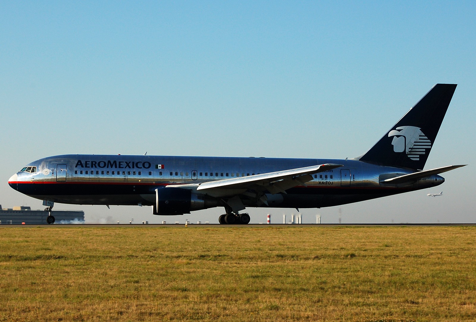 XA-TOJ - 767-283(ER) - Aeromexico - CDG - 05-08-2007