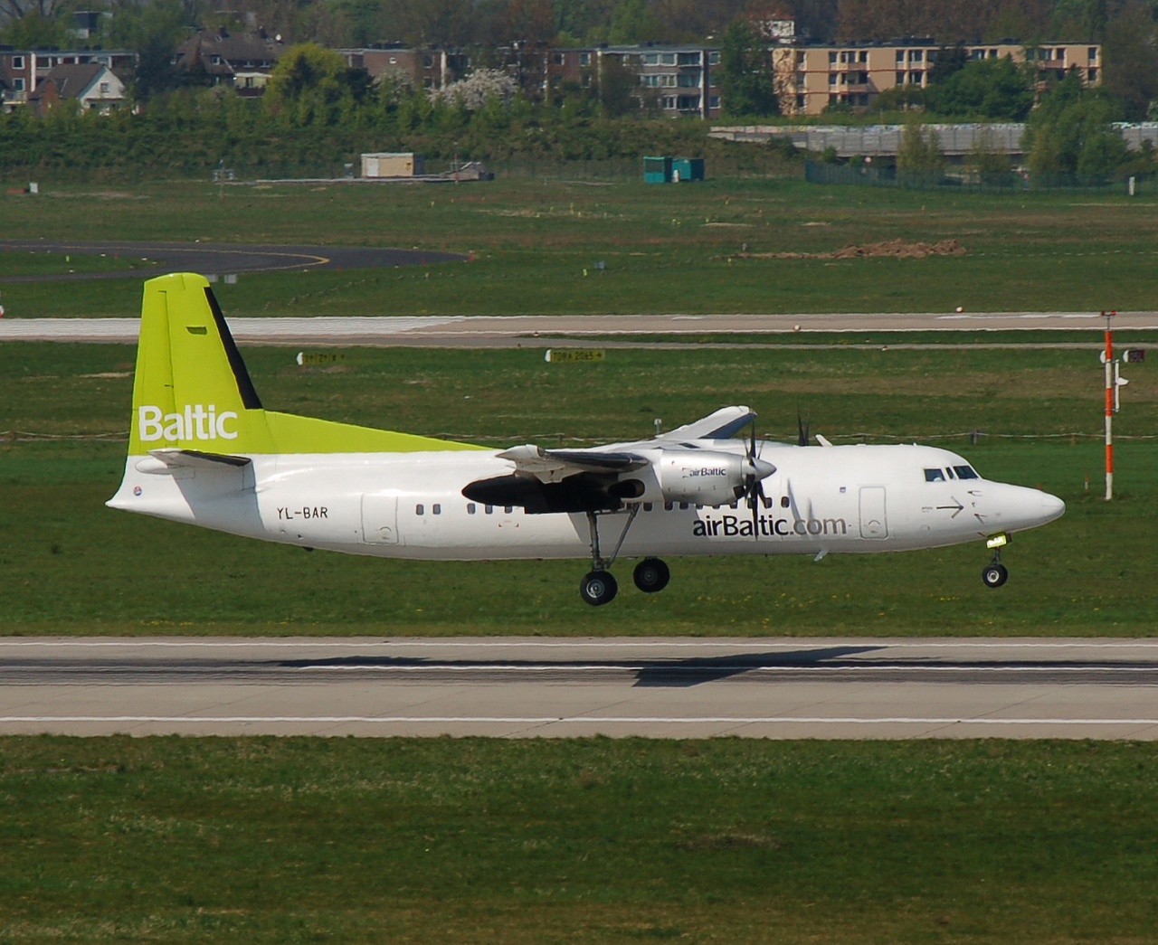 YL-BAR - Fokker 50 - Air Baltic - DUS - 14-04-2007