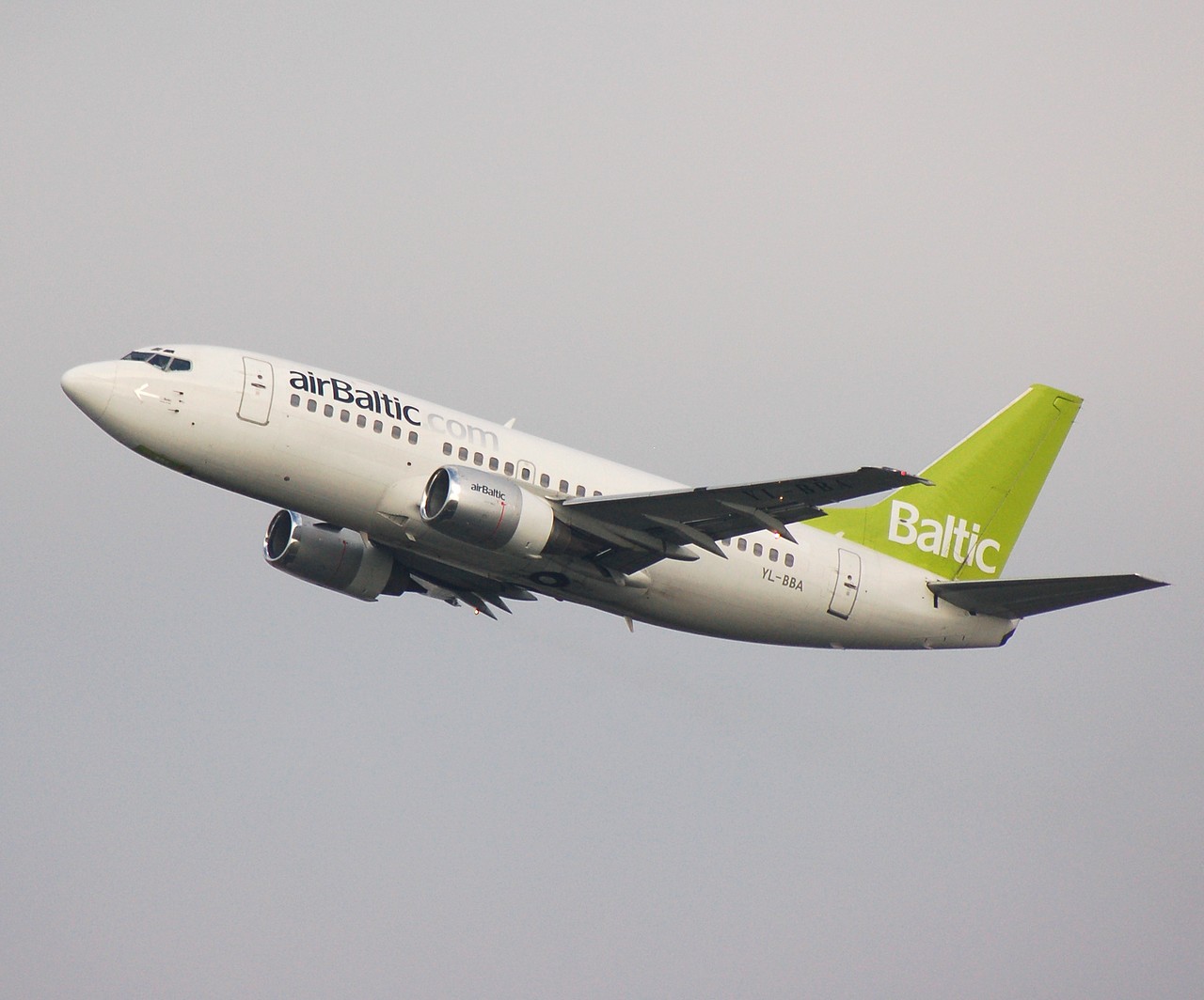 YL-BBA - 737-505 - Air Baltic - BRU - 11-03-2007