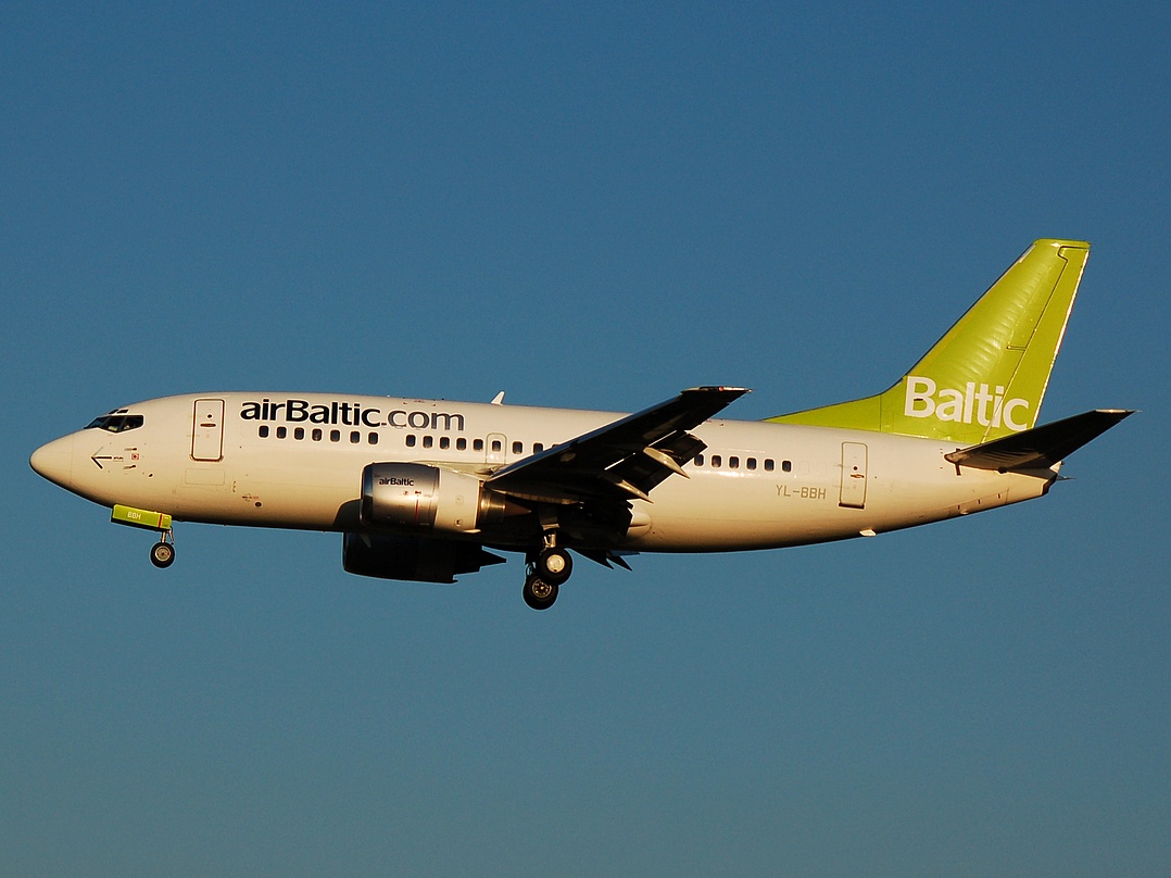 YL-BBH - 737-548 - Air Baltic - BRU - 20-04-2007