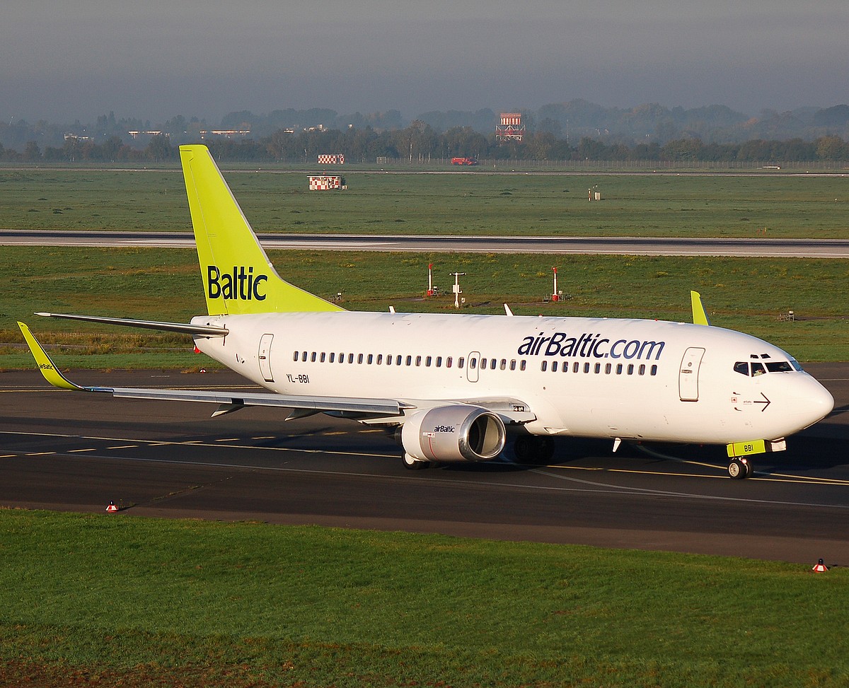 YL-BBI - 737-33A(WL) - Air Baltic - DUS - 05-10-2007