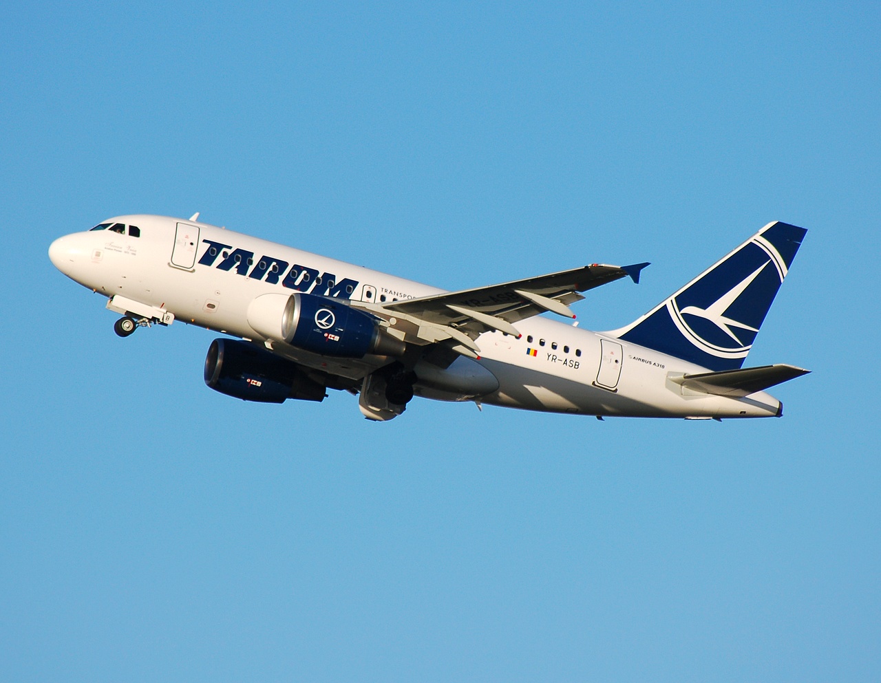 YR-ASB - A318-111 - Tarom - BRU - 14-01-2007