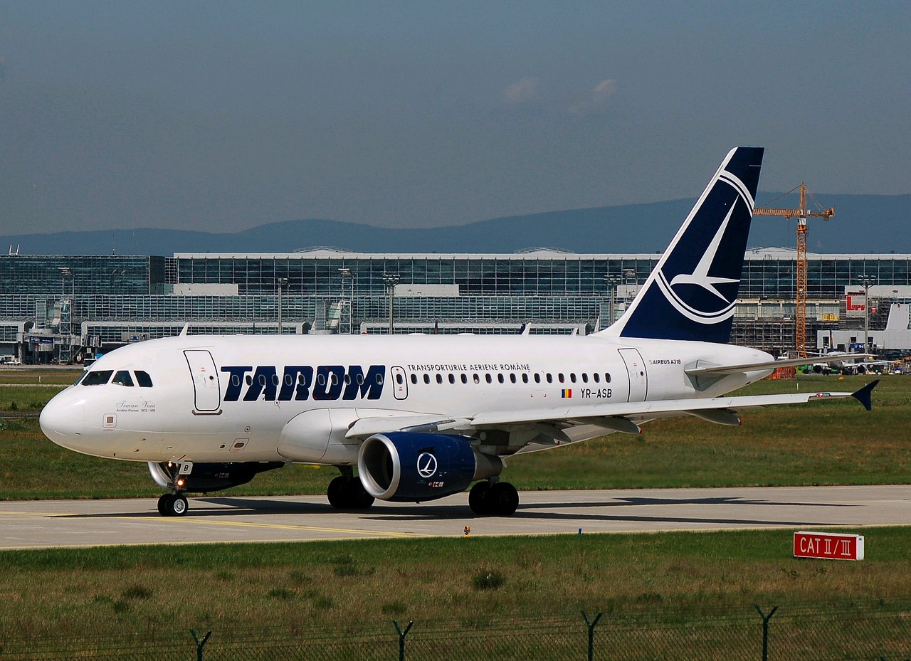 YR-ASB - A318-111 - Tarom - FRA - 21-05-2007