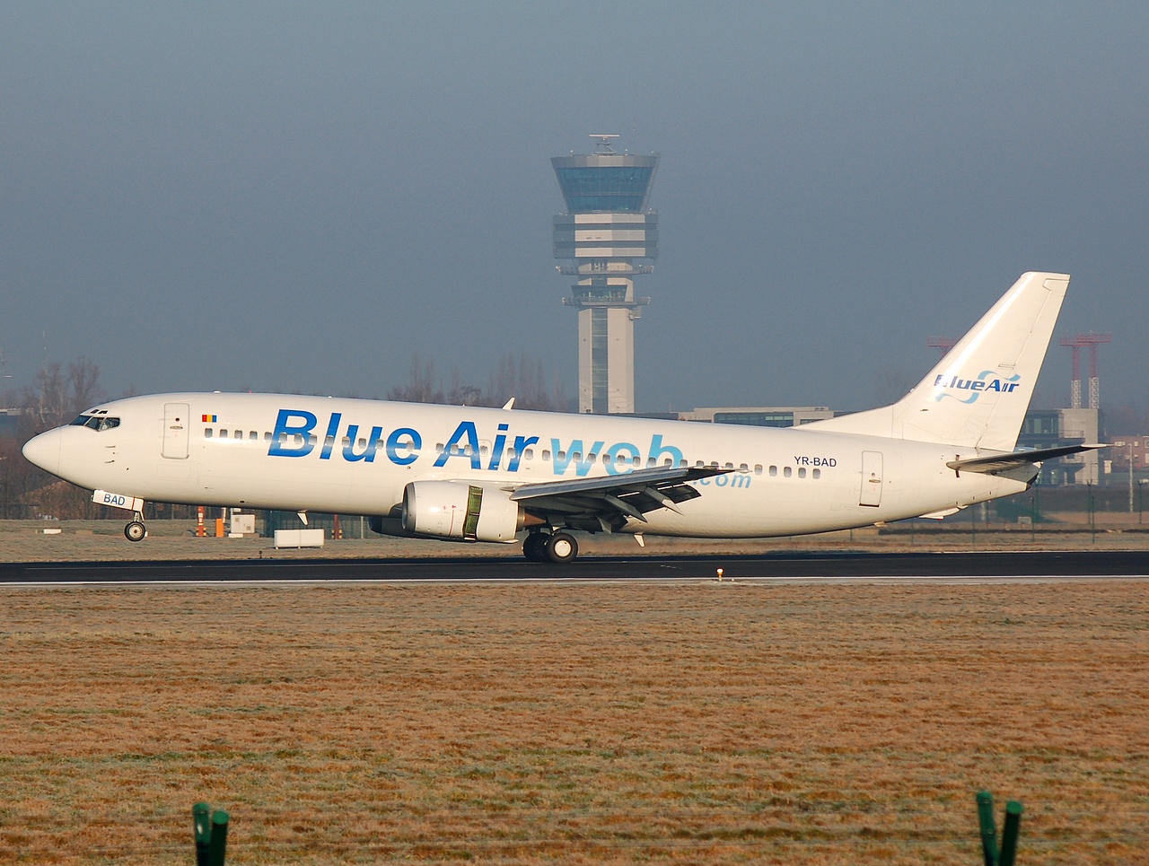 YR-BAD - 737-4C9 - Blue Air - BRU - 19-12-2007
