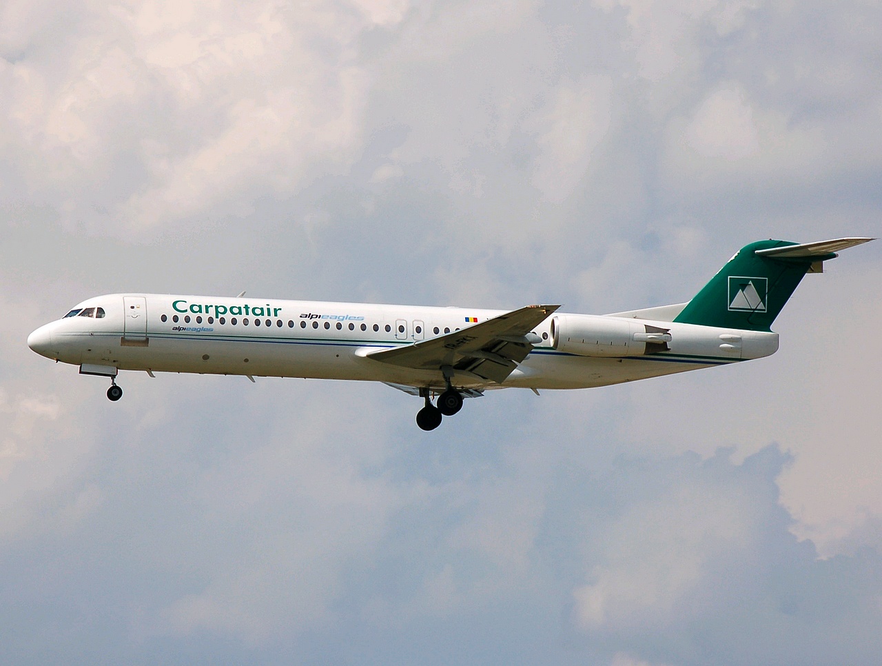 YR-FKA - Fokker 100 - Carpatair - FRA - 22-05-2007