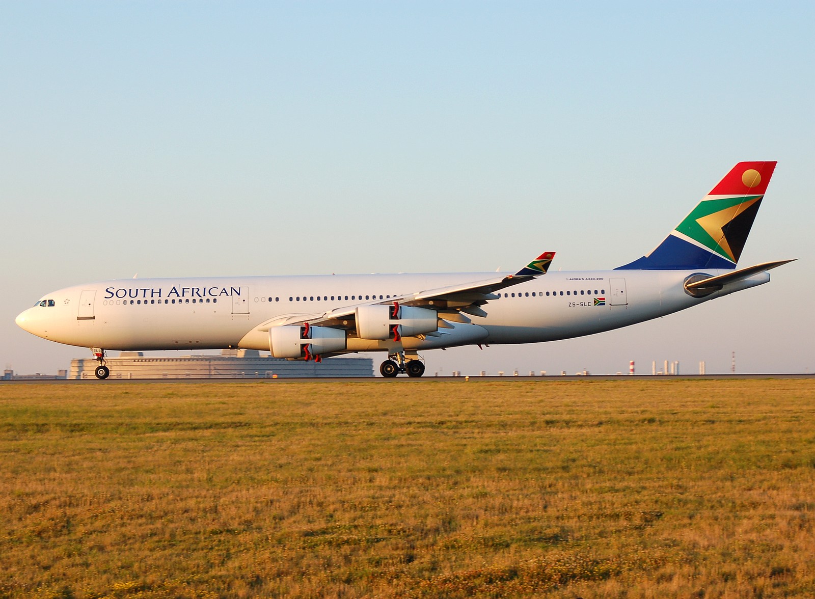 ZS-SLC - A340-211 - South African Airways - CDG - 04-08-2007