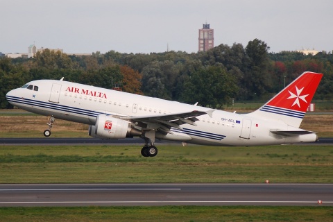 9H-AEL - A319-111 - Air Malta - TXL - 30-09-2007b
