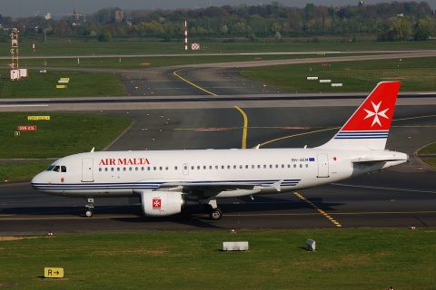9H-AEM - A319-111 - Air Malta - DUS - 14-04-2007
