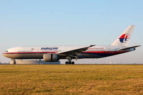 9M-MRC - 777-2H6(ER) - Malaysia Airlines - CDG - 05-08-2007