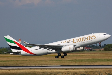 A6-EKQ - A330-243 - Emirates - VIE - 09-08-2007