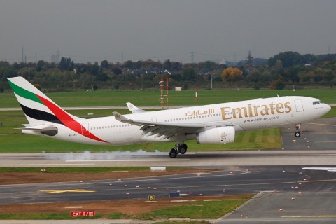 A6-EKY - A330-243 - Emirates - DUS - 05-10-2007b
