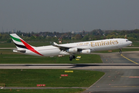 A6-ERO - A340-313 - Emirates - DUS - 14-04-2007
