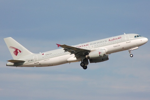 A7-ADJ - A320-232 - Qatar Airways - VIE - 08-08-2007b