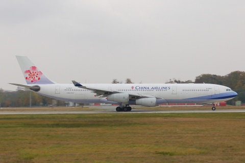 B-18807 - A340-313 - China Airlines - FRA - 27-10-2007