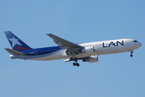 CC-CCZ - 767-383(ER) - LAN Airlines - MAD - 08-10-2007
