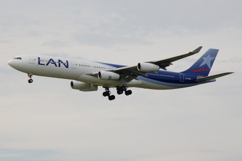 CC-CQE - A340-313 - LAN Airlines - FRA - 08-07-2007