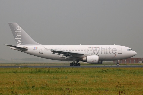 CS-TKI - A310-304 - White - AMS - 12-08-2007