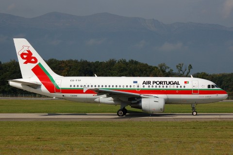 CS-TTF - A319-111 - TAP _ Air Portugal - GVA - 02-10-2007