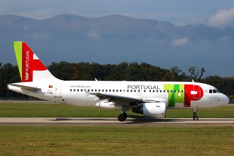 CS-TTN - A319-111 - TAP _ Air Portugal - GVA - 02-10-2007