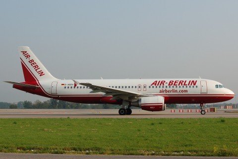 D-ABDH - A320-214 - Air Berlin - BGY - 25-09-2007b