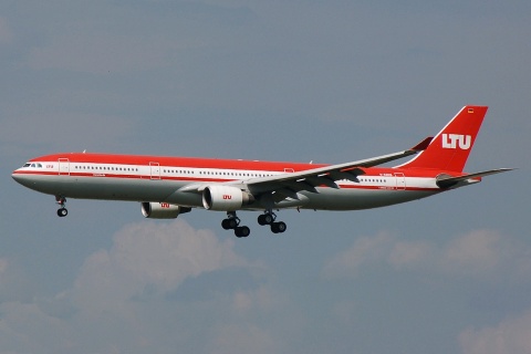 D-AERS - A330-322 - LTU International Airways - FRA - 22-05-2007