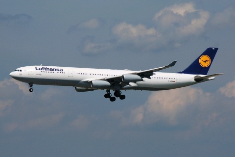 D-AIGU - A340-313 - Lufthansa - FRA - 21-05-2007