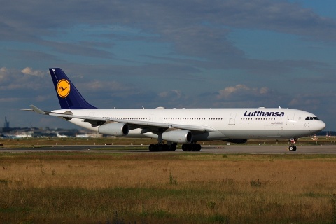 D-AIGZ - A340-313 - Lufthansa - FRA - 07-07-2007