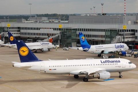 D-AIPE - A320-211 - Lufthansa - DUS - 05-10-2007