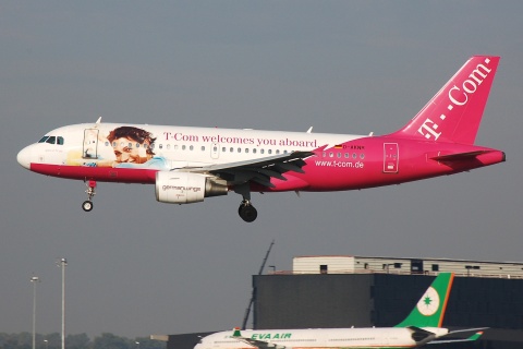 D-AKNR - A319-112 - Germanwings - VIE - 09-08-2007b