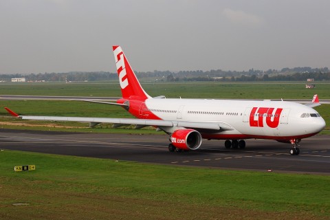 D-ALPC - A330-223 - LTU International Airways - DUS - 05-10-2007