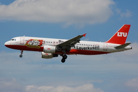 D-ALTC - A320-214 - LTU International Airways - FRA - 08-07-2007