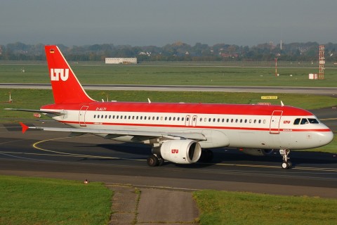 D-ALTI - A320-214 - LTU International Airways - DUS - 05-10-2007