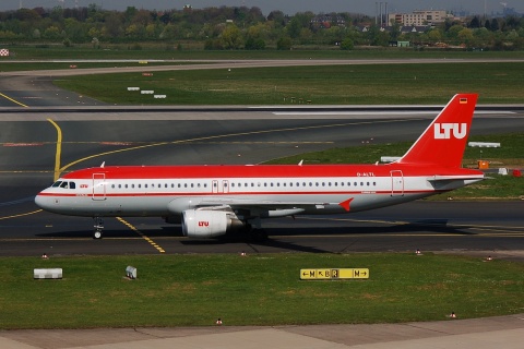 D-ALTL - A320-214 - LTU International Airways - DUS - 14-04-2007